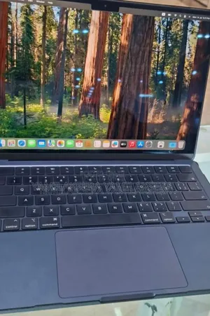 Photo - New Laptop Apple MacBook Air 2023 M2 8GB Apple M2 SSD 256GB