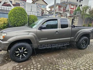 Toyota Tacoma 2012 Beige