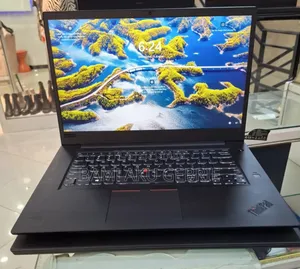 Photo - New Laptop Lenovo Thinkpad P14s 16GB Intel Core I7 SSD 512GB