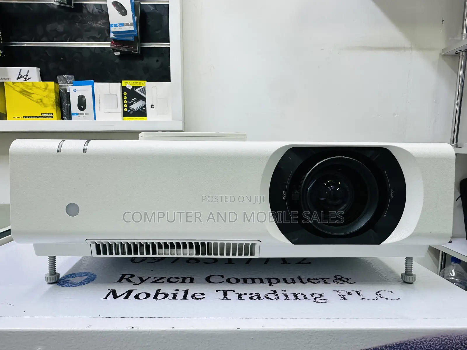 Sony Vpl-ch350 4000 Lumen Wuxga 3lcd Projector (White)