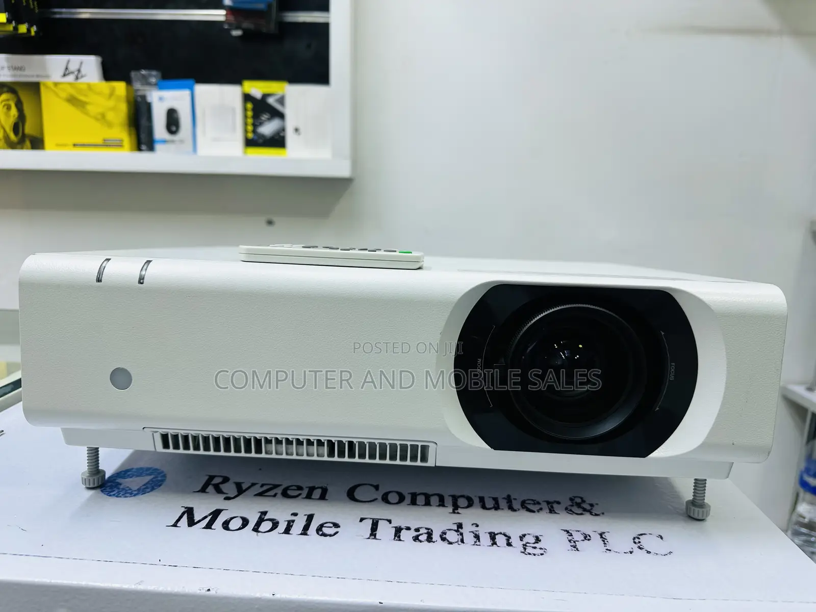 Sony Vpl-ch350 4000 Lumen Wuxga 3lcd Projector (White)