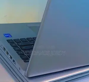 New Laptop HP Stream 14 8GB Intel Core I7 SSD 256GB