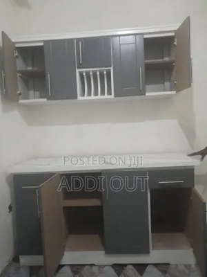 ሜትር ከ ስልሳ ኪችን ከነ ተሰቃዩ