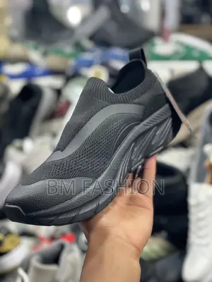 Goupu Black Light Weight Comfortable Sneakers for Foot Pain