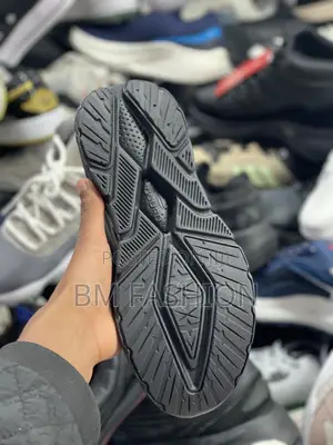 Goupu Black Light Weight Comfortable Sneakers for Foot Pain