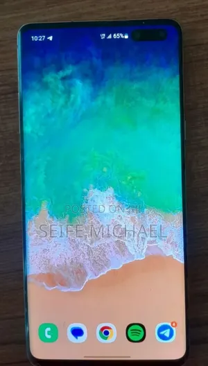 Photo - Samsung Galaxy S10 5G 256 GB Gold