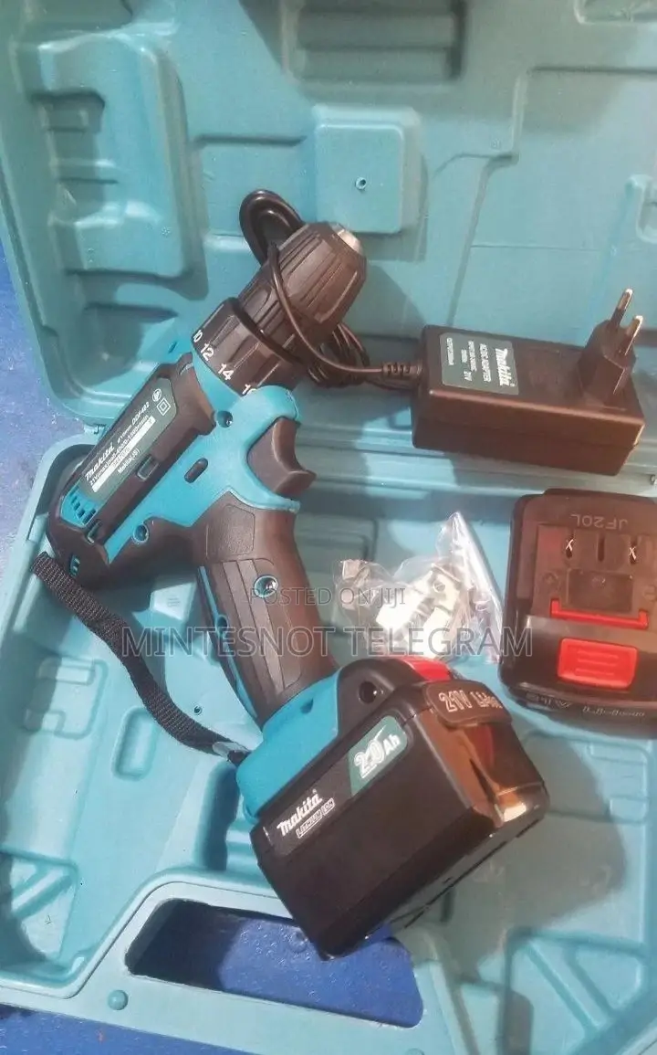 Makita Chargeable Drill