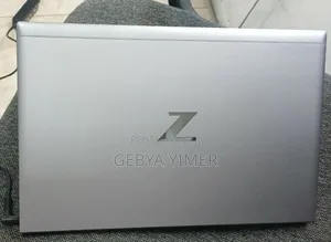 New Laptop HP ZBook Firefly G8 16GB Intel Core I7 SSD 512GB