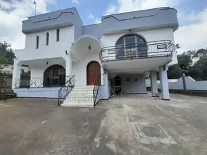 6bdrm Villa in In The Compound, Bole for rent