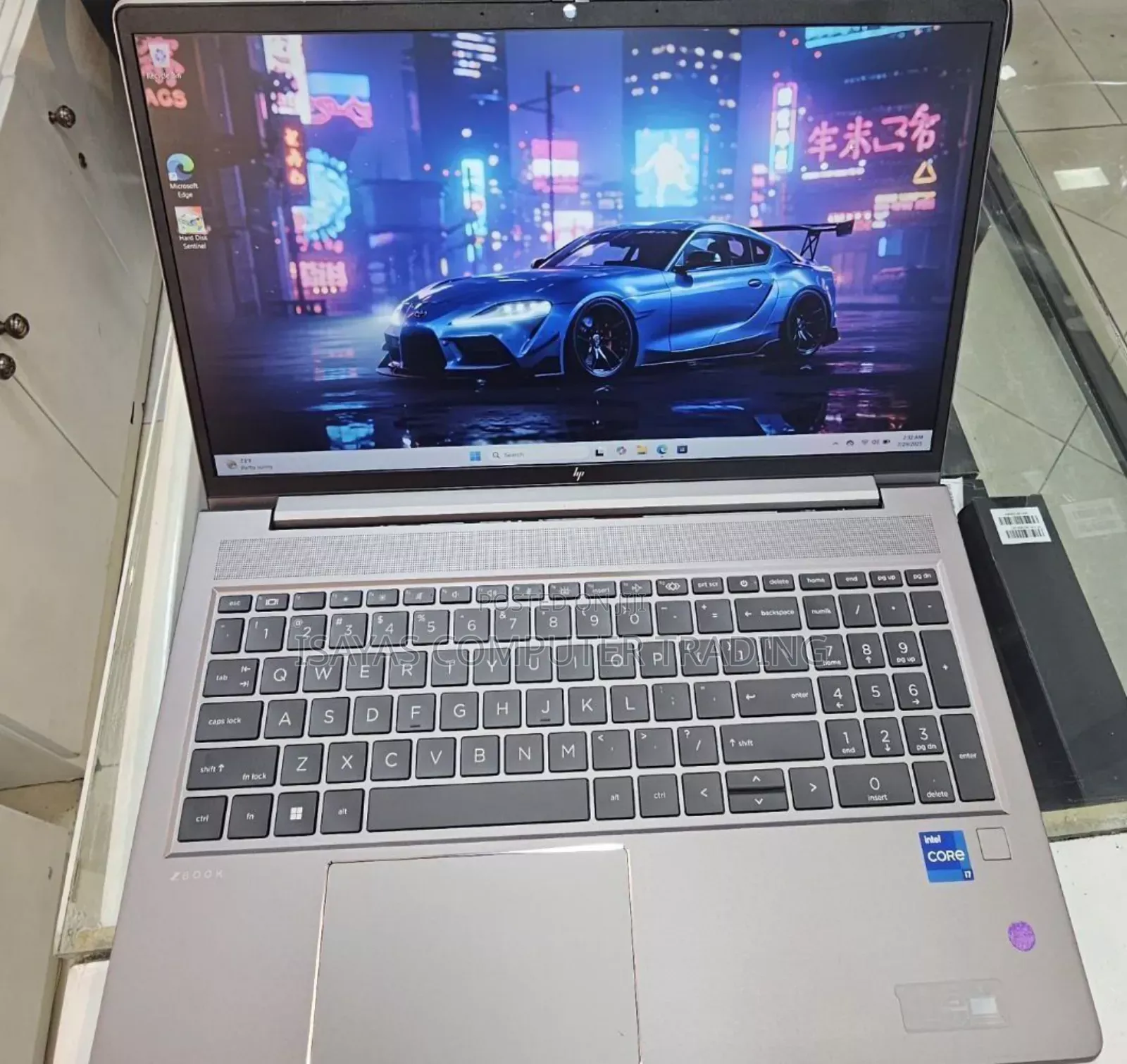 New Laptop HP ZBook Firefly G8 32GB Intel Core I7 SSD 512GB