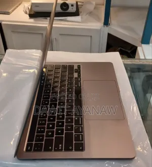 New Laptop Apple MacBook Pro 2020 8GB Intel Core I5 SSD 256GB