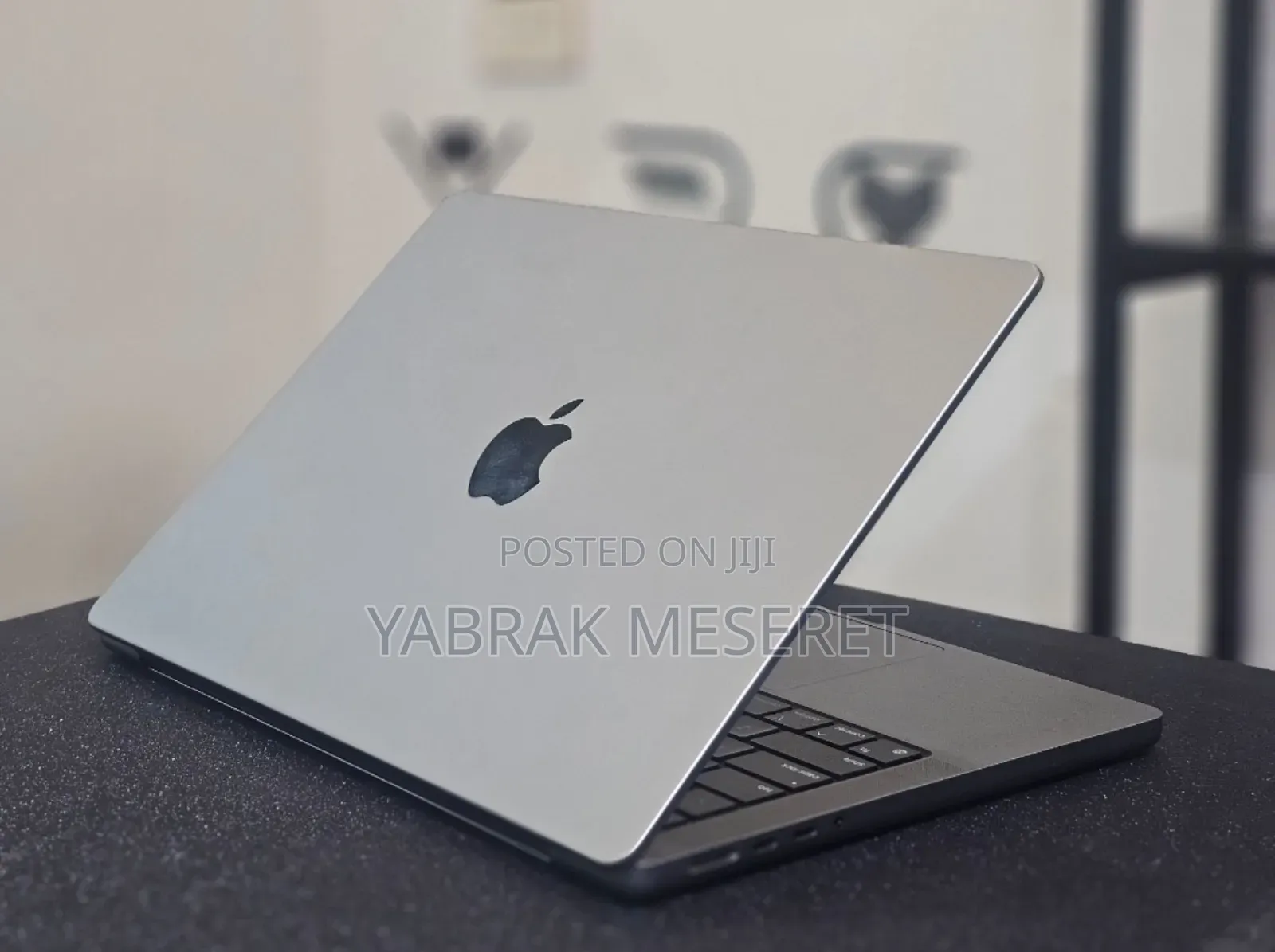 New Laptop Apple MacBook Pro 2023 M3 14-Inch 8GB Apple M3 Pro SSD 512GB