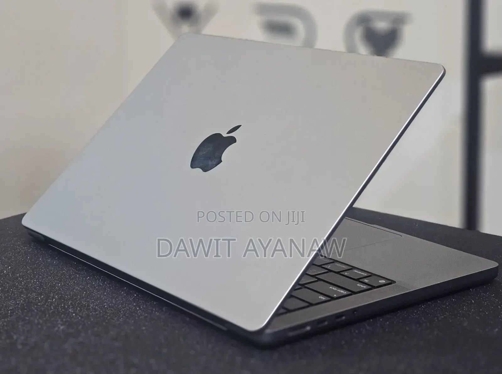 New Laptop Apple MacBook Pro 2023 M3 14-Inch 8GB Apple M3 SSD 512GB