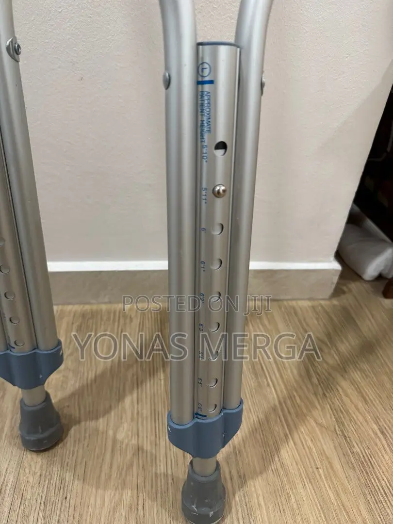 Crutches#窩crutches=盔kranch很㽣axilla Crutch Made of Light Metal