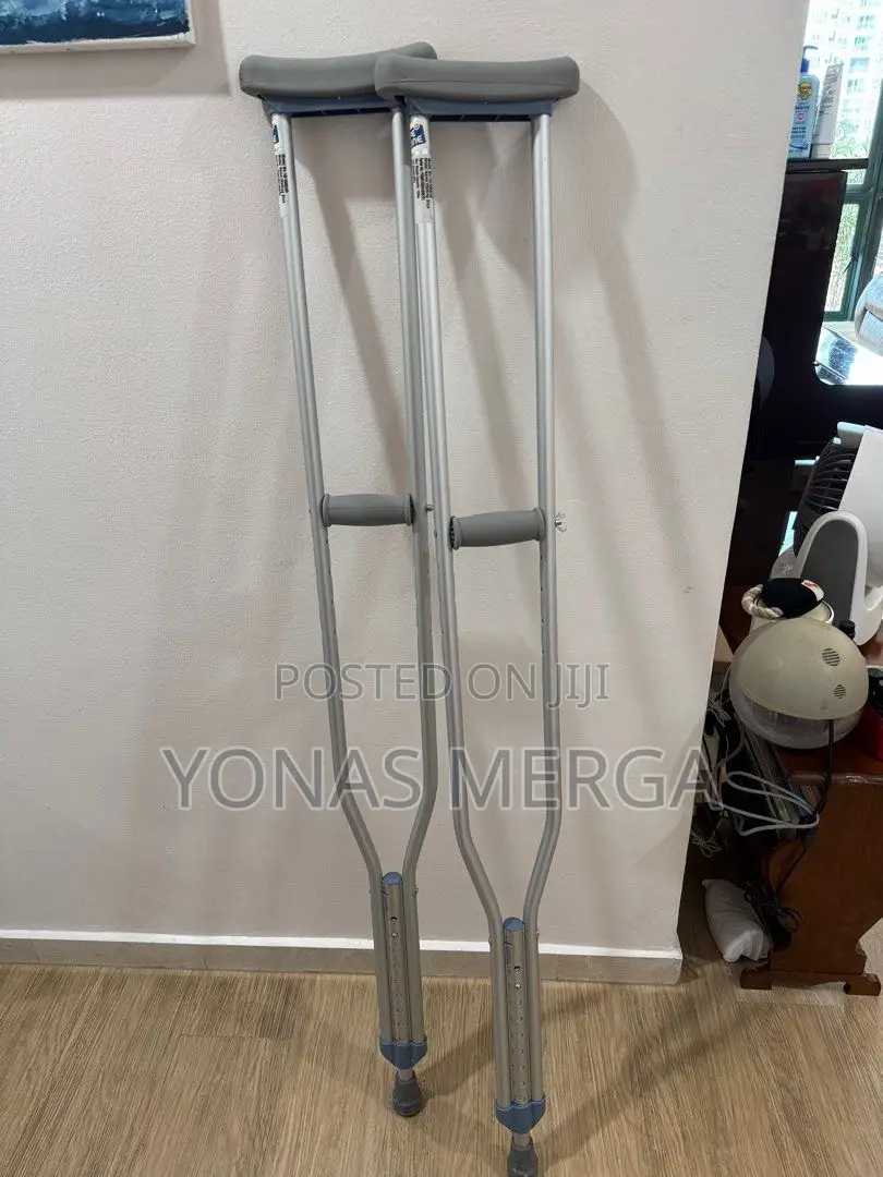 Crutches#窩crutches=盔kranch很㽣axilla Crutch Made of Light Metal
