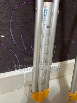 Crutches鬱嘶cructhes==Adjust Height淫匯for Slip Resistance a Large Rubber