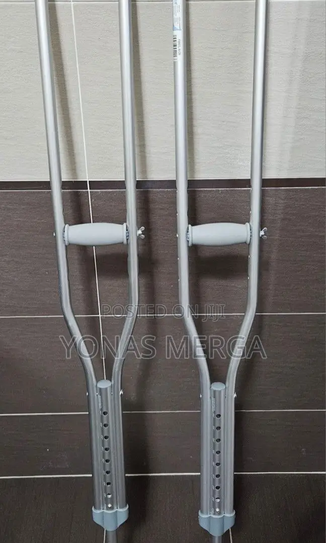 Adjustable Aluminum Crutches品underarm Crutch, Youth(4' 6" - 5' 2")Pair