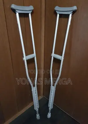 Photo - Crutches鋻預ክራንች+Lightweight Walking Forearm Crutches巉申tall Adult,1 Pair