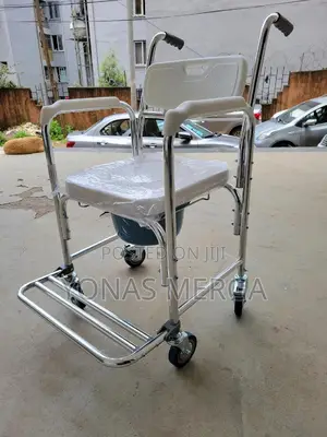 Photo - Toilet Chair噬伐commode Chairs With Shower Footrest蟀了toilet Chair=የሽንት