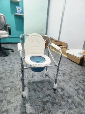 Toilet Chair填海commode Chair妹子brand New Commode Chair吞併commode Chair