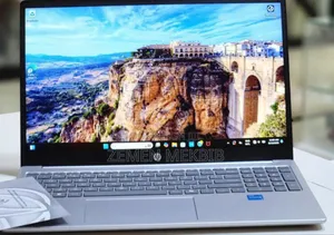 New Laptop HP 8GB Intel Core I3 SSD 256GB