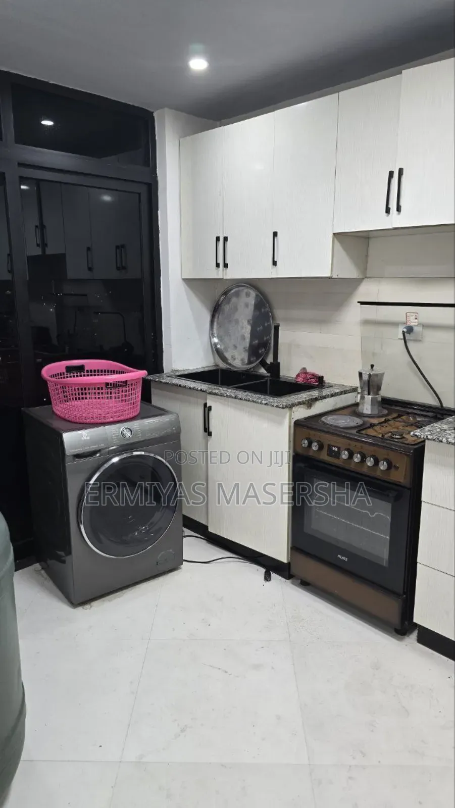 Furnished 3bdrm Apartment in Yeka for sale