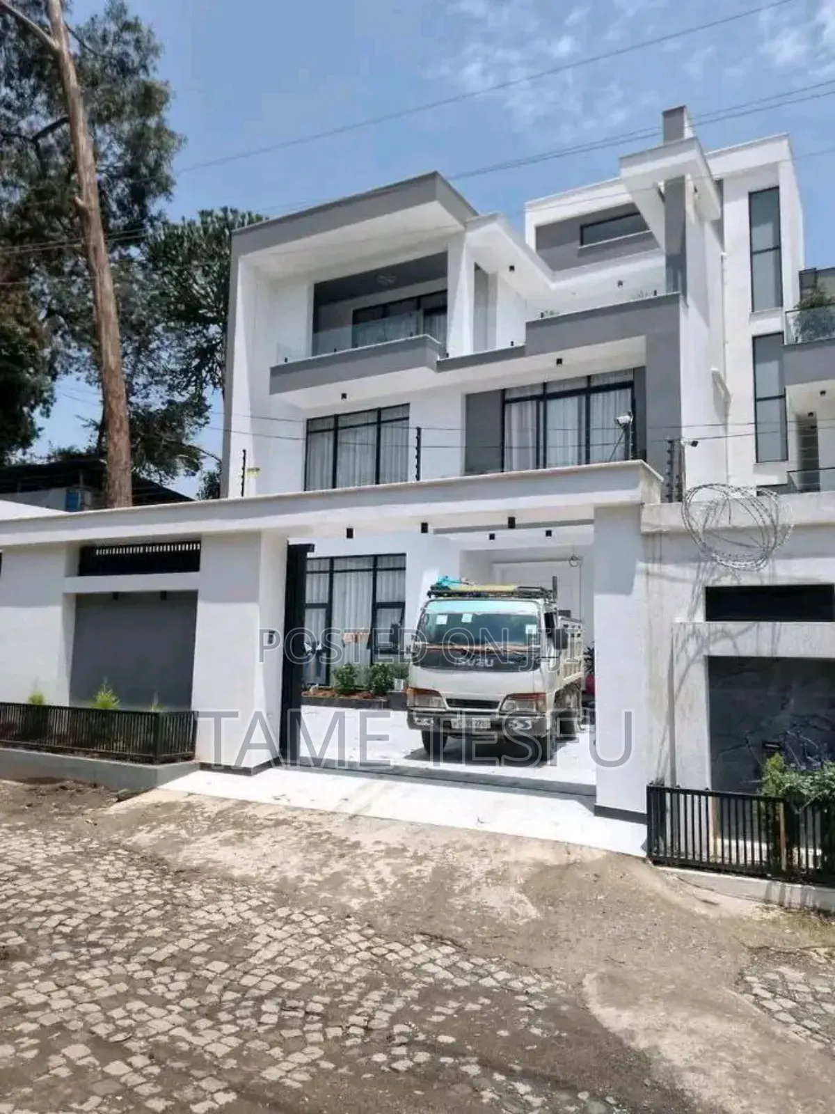 Furnished 8bdrm House in ሳህልተምህረት ወሰን መስመር, Yeka for sale