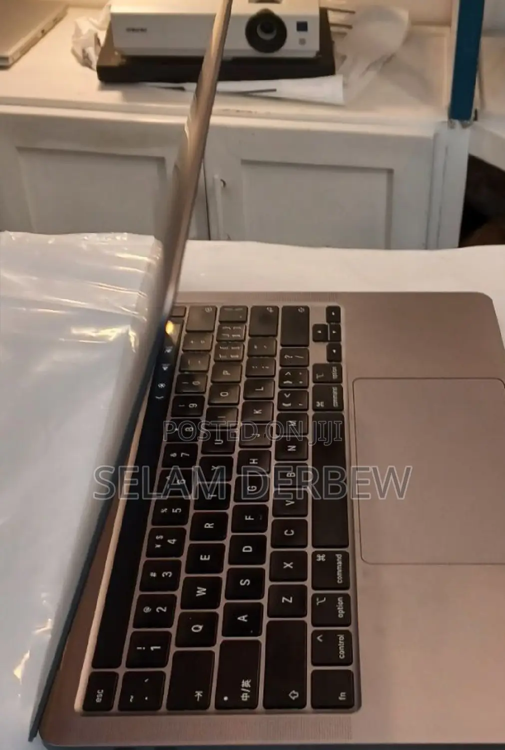 New Laptop Apple MacBook Pro 2020 8GB Intel Core I5 SSD 256GB