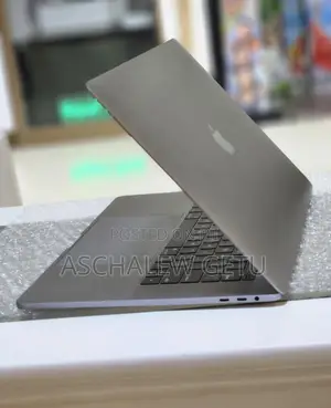 New Laptop Apple MacBook Pro 2017 16GB Intel Core I7 SSD 512GB