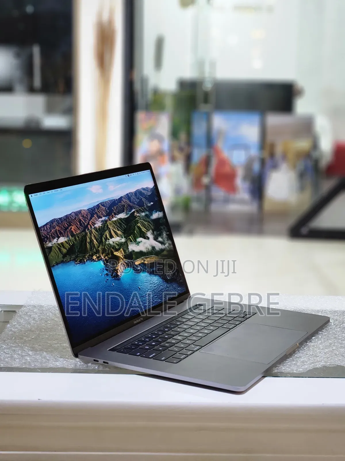 New Laptop Apple MacBook Pro 2017 16GB Intel Core I7 SSD 512GB