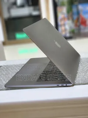 New Laptop Apple MacBook Pro 2017 16GB Intel Core I7 SSD 512GB