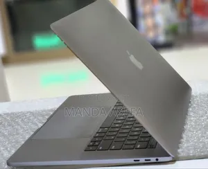 New Laptop Apple MacBook Pro 2017 16GB Intel Core I7 SSD 512GB