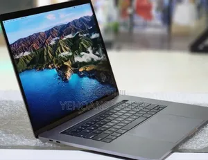 New Laptop Apple MacBook Pro 2017 16GB Intel Core I7 SSD 512GB