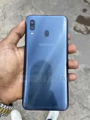 Samsung Galaxy A30 64 GB Blue