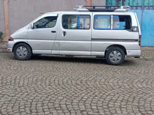 Toyota HiAce 2002 Silver