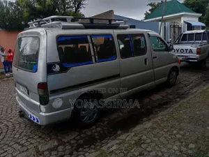Toyota HiAce 2002 Silver