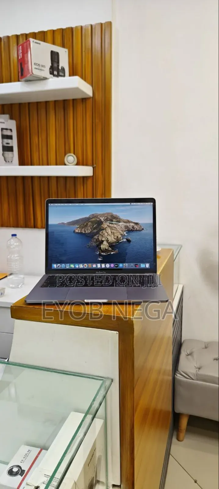 New Laptop Apple MacBook Pro 2020 8GB Intel Core I5 SSD 256GB