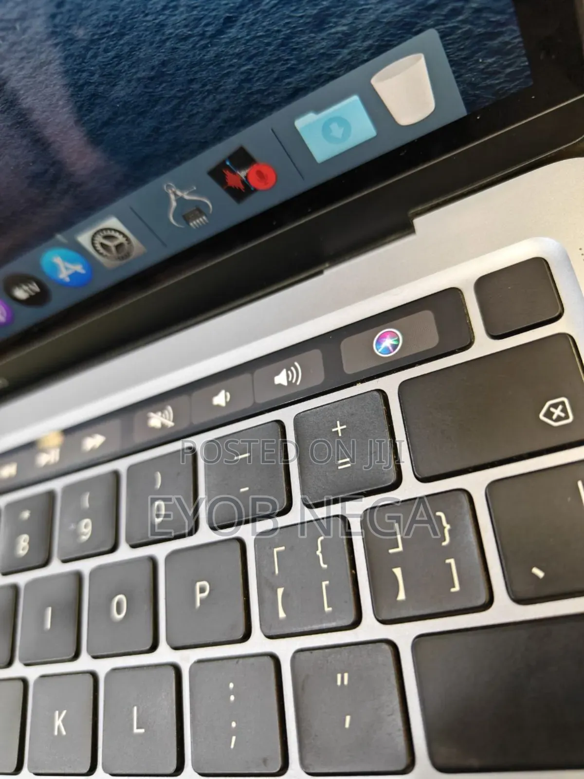 New Laptop Apple MacBook Pro 2020 8GB Intel Core I5 SSD 256GB