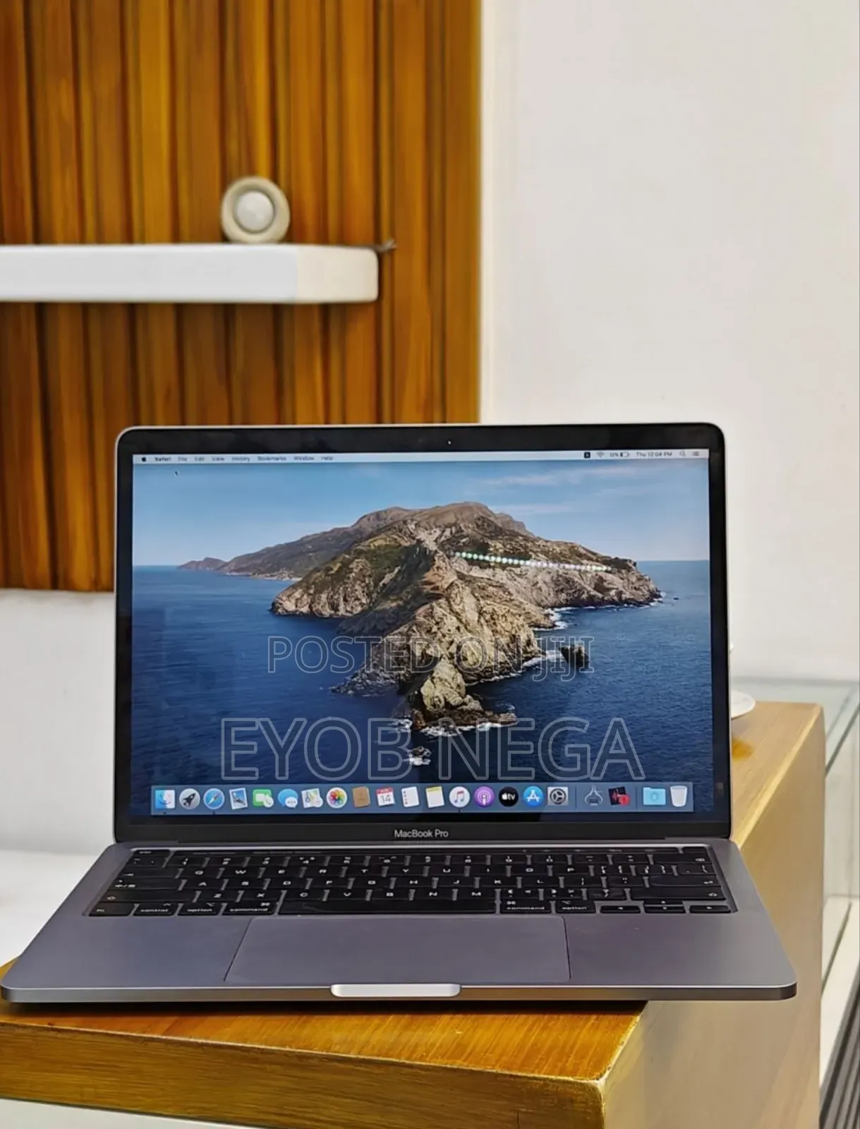 New Laptop Apple MacBook Pro 2020 8GB Intel Core I5 SSD 256GB