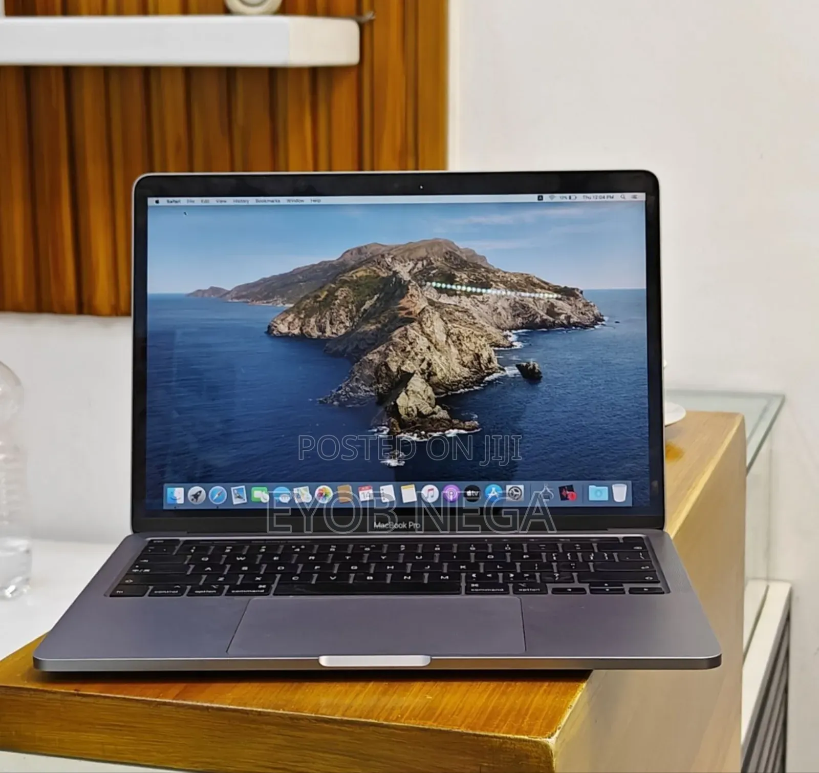 New Laptop Apple MacBook Pro 2020 8GB Intel Core I5 SSD 256GB