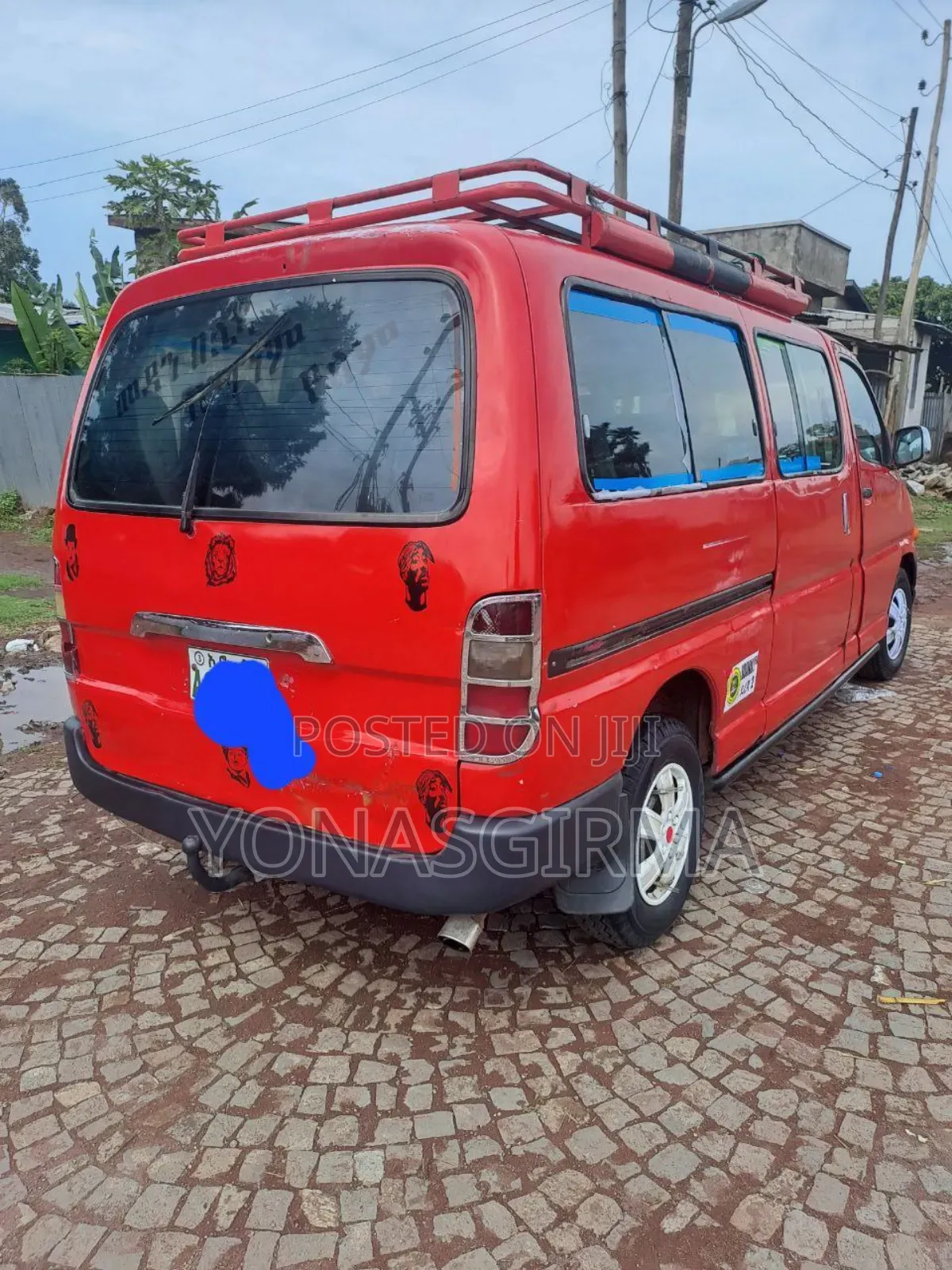 Toyota HiAce 2002 Red