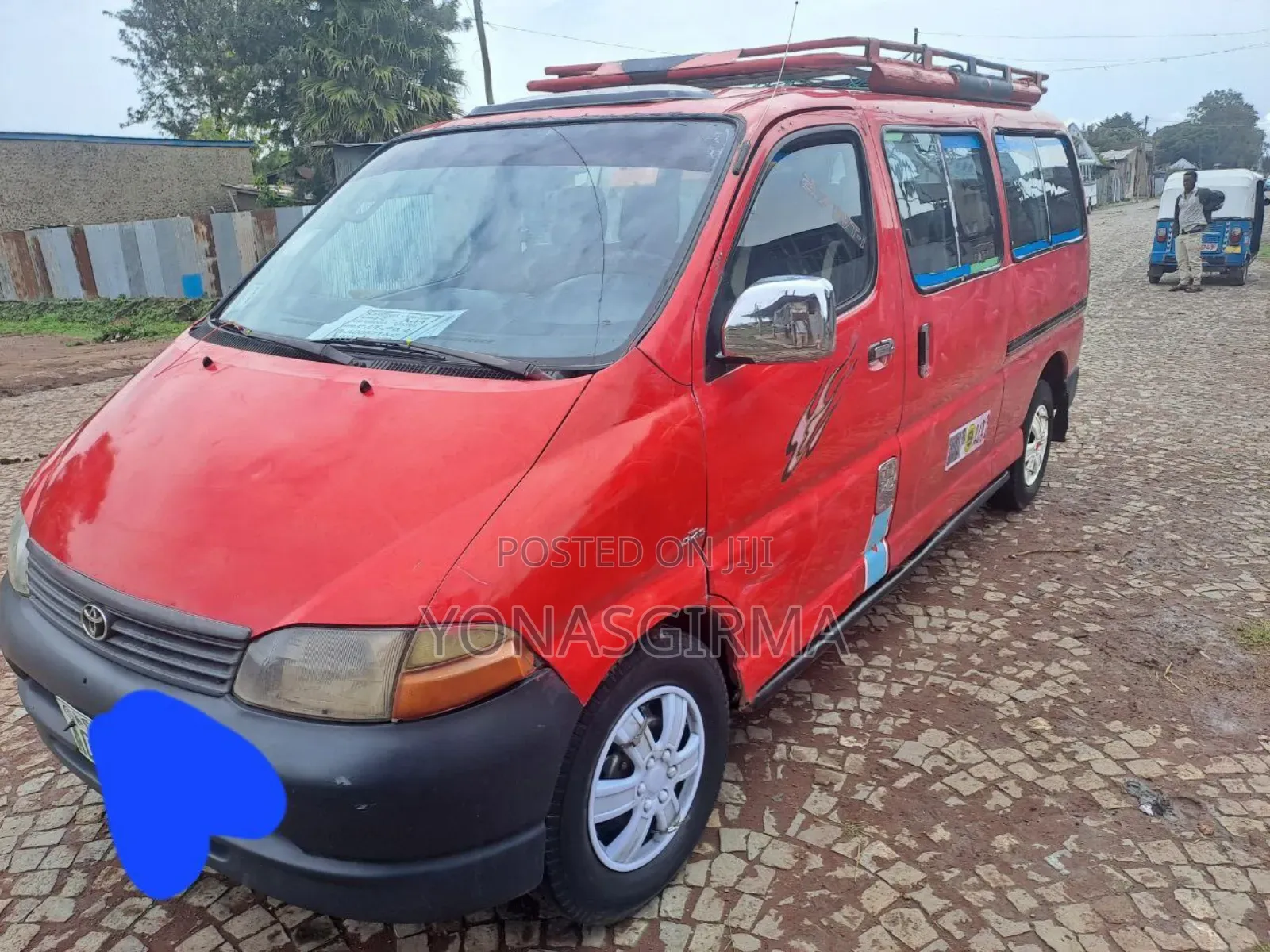 Toyota HiAce 2002 Red