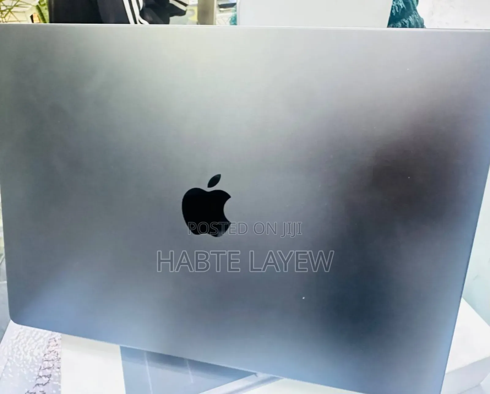 New Apple MacBook Pro 2023 M2 Max 14-Inch 18GB Apple M3 Pro SSD 512GB