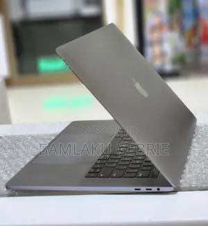 New Laptop Apple MacBook Pro 2017 16GB Intel Core I7 SSD 512GB