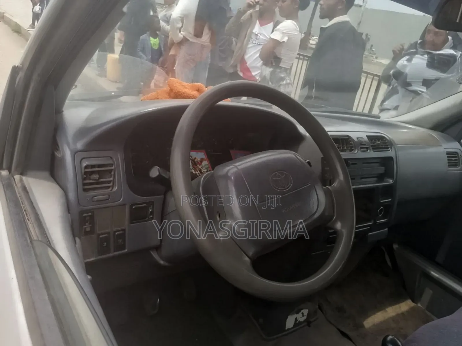 Toyota HiAce 2002 Red