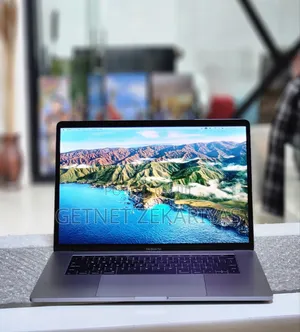 New Laptop Apple MacBook Pro 2017 16GB Intel Core I7 SSD 512GB