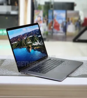 New Laptop Apple MacBook Pro 2017 16GB Intel Core I7 SSD 512GB