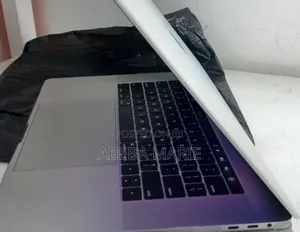 New Laptop Apple MacBook Pro 2018 32GB Intel Core I9 SSD 1T