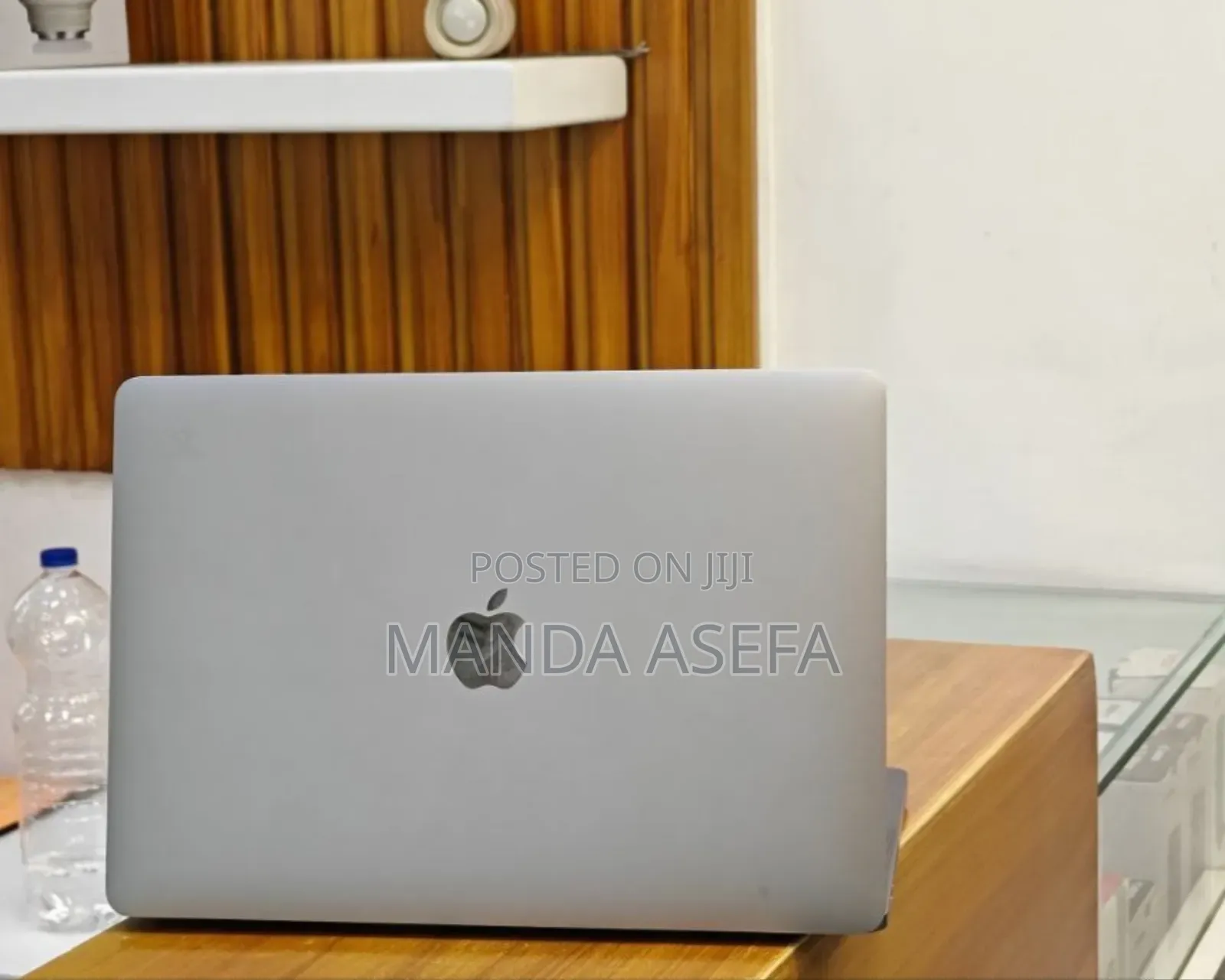 New Laptop Apple MacBook Pro 2020 8GB Intel Core I5 SSD 256GB