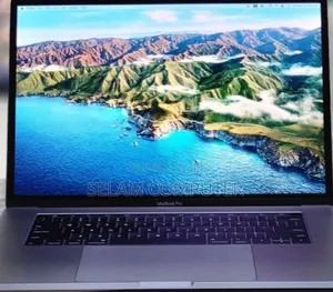 New Laptop Apple MacBook Pro 2017 16GB Intel Core I7 SSD 512GB
